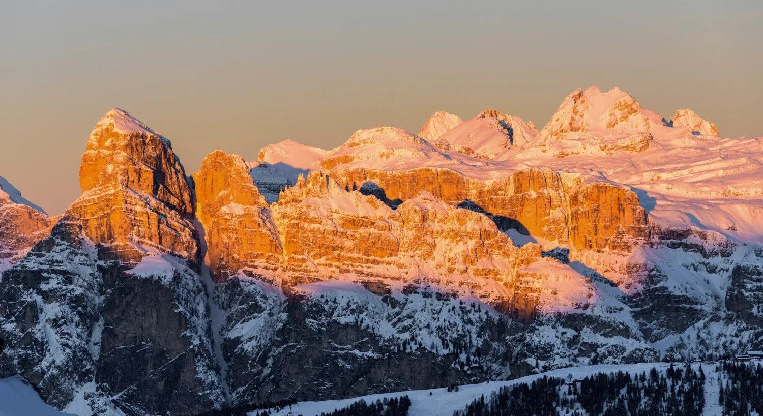Winter in den Dolomiten 2026: Auszeiten mit Handschrift & kulinarische Erlebnisse